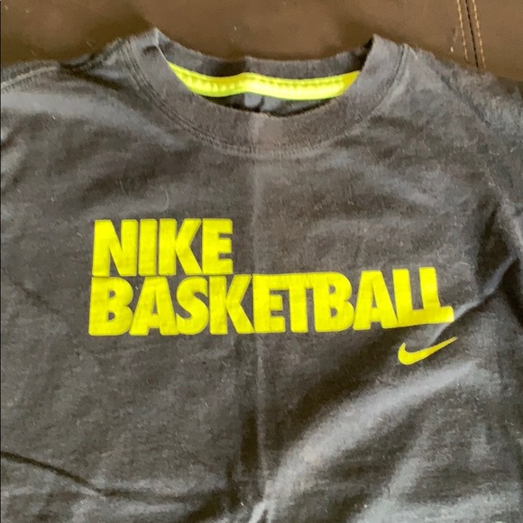 (4) boys size 6/7  great condition t shirts! - Picture 7 of 8